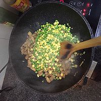 豌豆玉米炒肉的做法图解7