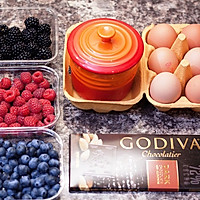 曼步厨房 - '莓'满蛋白酥的做法图解1