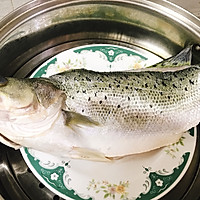 快手8分钟蒸鱼的做法图解4