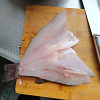 清蒸淡水鲈鱼（减肥餐）的做法图解2