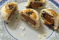 苏式鲜肉月饼VS蛋黄酥的做法