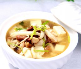 菌菇鸡汁豆腐汤的做法