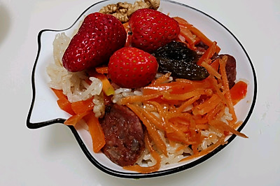 水果胡萝卜腊肠饭