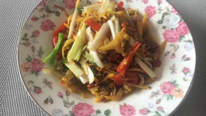 虫草花炒青蛤肉