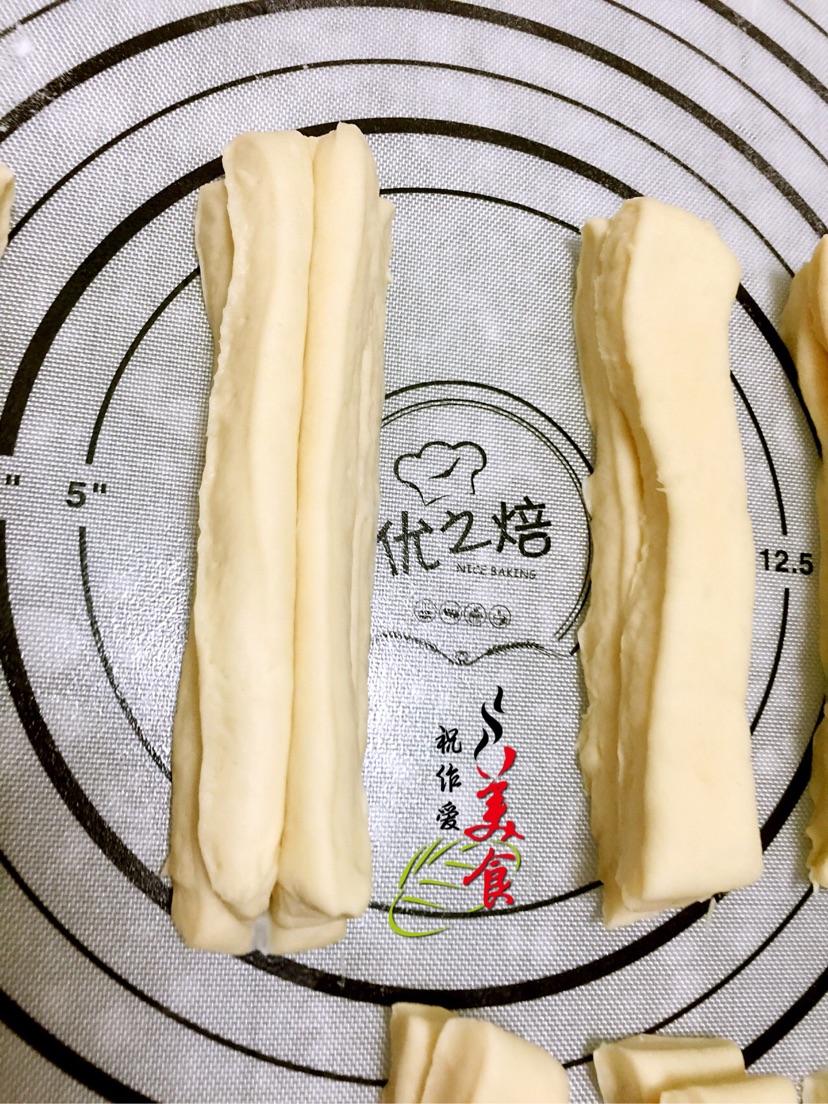 奶锅制作酵母版迷你油条的做法图解6