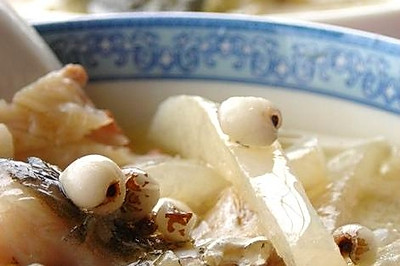 鲫鱼萝卜薏米汤