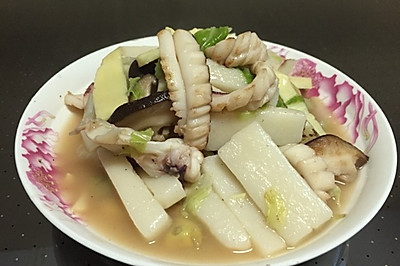 鱿鱼冬笋汤年糕