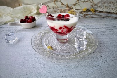 蔓越莓酸奶饮