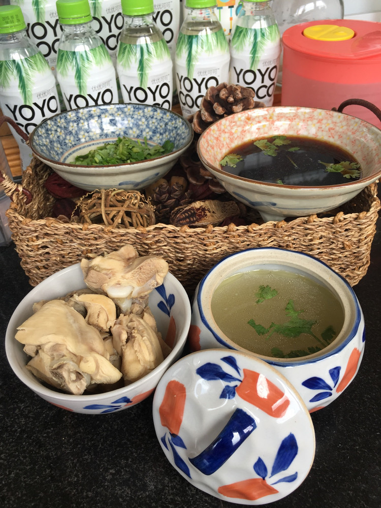 菲栗子·本真厨房第一季-椰子水炖鸡的做法