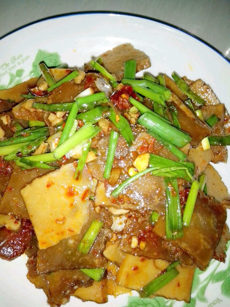 凉拌烟燻豆皮的做法 凉拌烟燻豆皮怎么做 凉拌烟燻豆皮的家常做法 心食谱