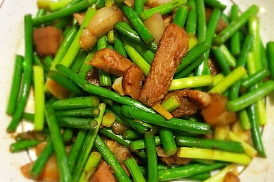 蒜苔炒肉丝