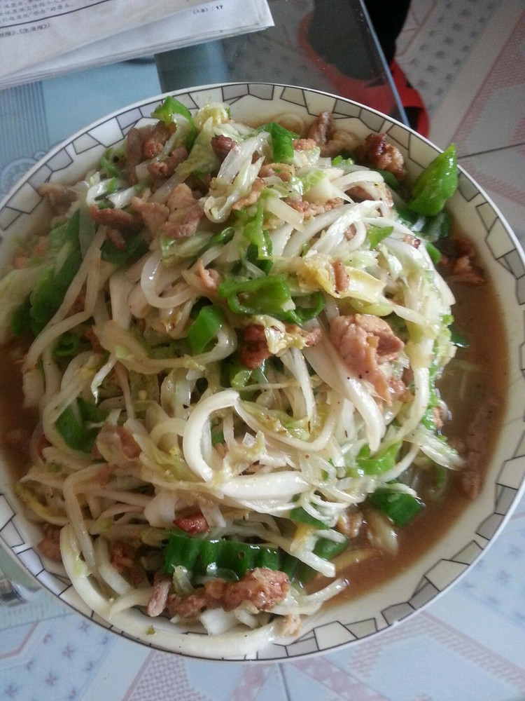 白菜帮炒肉丝的做法