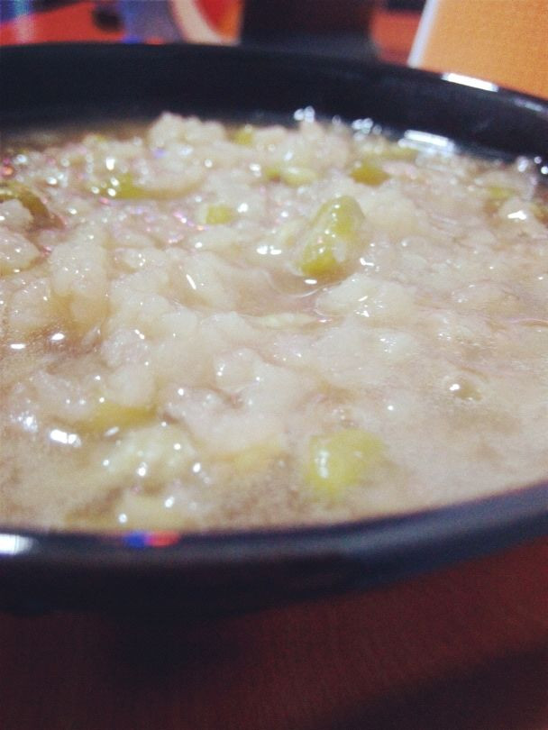 减肥养颜活血绿豆白米粥的做法