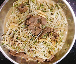 猪肉炒绿豆芽的做法