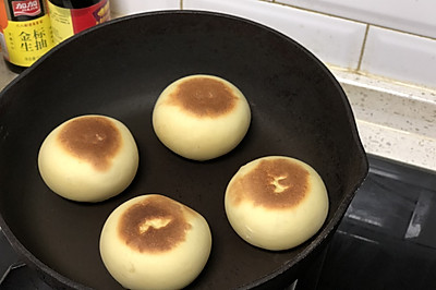 鸡蛋奶松包