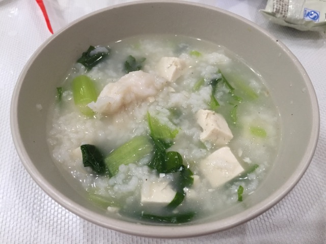 鱼片粥的做法图解1