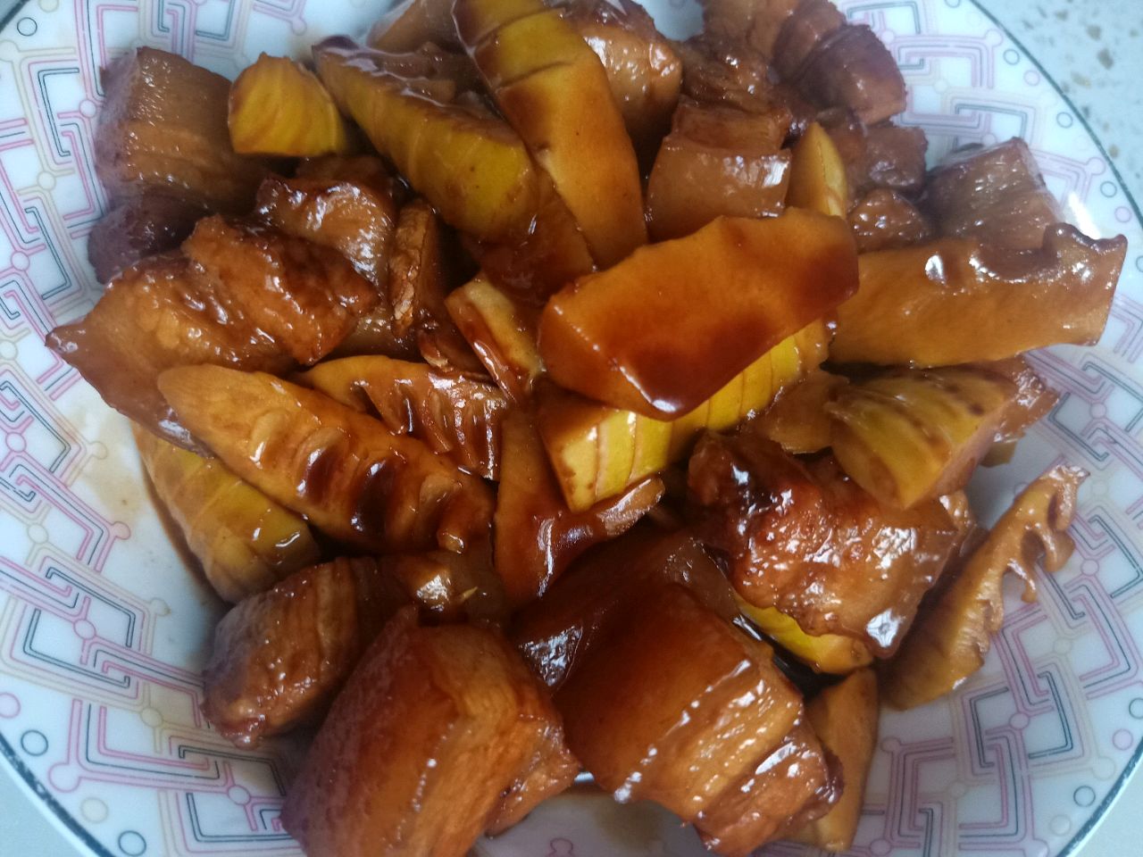 Stewed pork with bamboo shoots