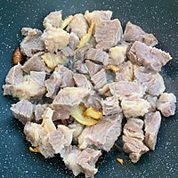 牛肉炖豆腐的做法图解3