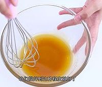 经典广式莲蓉蛋黄月饼，与家人共享中秋味道的做法图解2