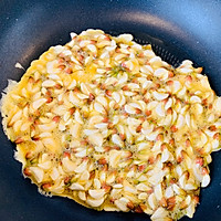 槐花季美食-槐花炒蛋的做法图解8