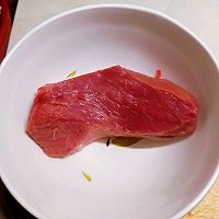 嫩牛肉卷饼#利仁电饼铛，烙烤不翻锅#的做法图解1