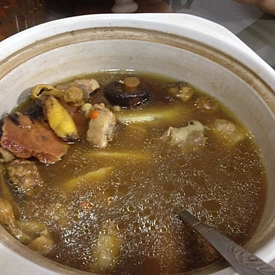 姬松茸淮山煲排骨