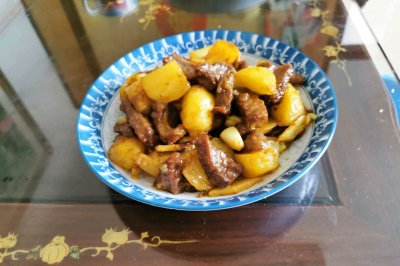 咖喱牛肉焖马铃薯