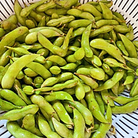炝毛豆的做法图解1