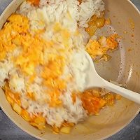 泰国黄咖喱炸猪肉蛋炒饭的做法图解5