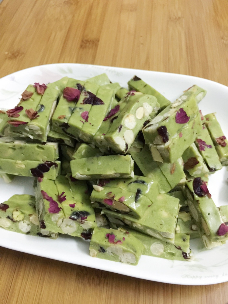 抹茶坚果牛扎糖的做法