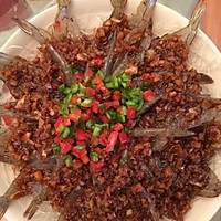 Sindy的私人厨房【蒜蓉粉丝开背虾】的做法图解10
