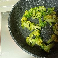 猪舌炒西兰花的做法图解1