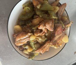 土豆青椒炖鸡翅的做法