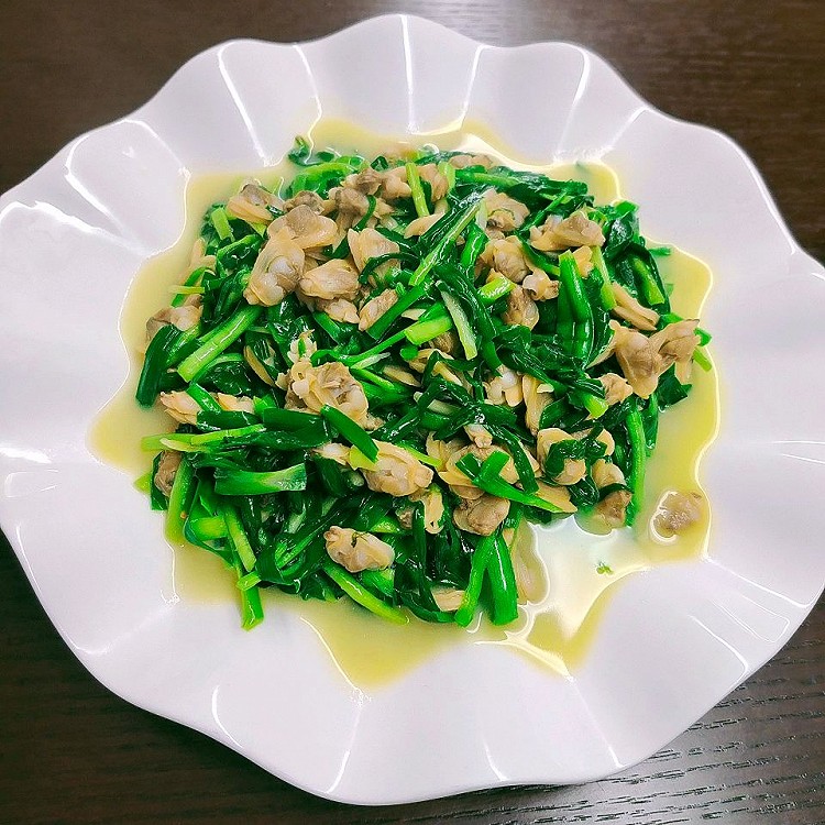 韭菜炒花甲肉❗️鲜美下饭的做法