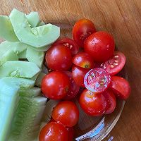 #丘比小能手料理课堂#虾仁蔬菜沙拉、营养又美味、的做法图解5