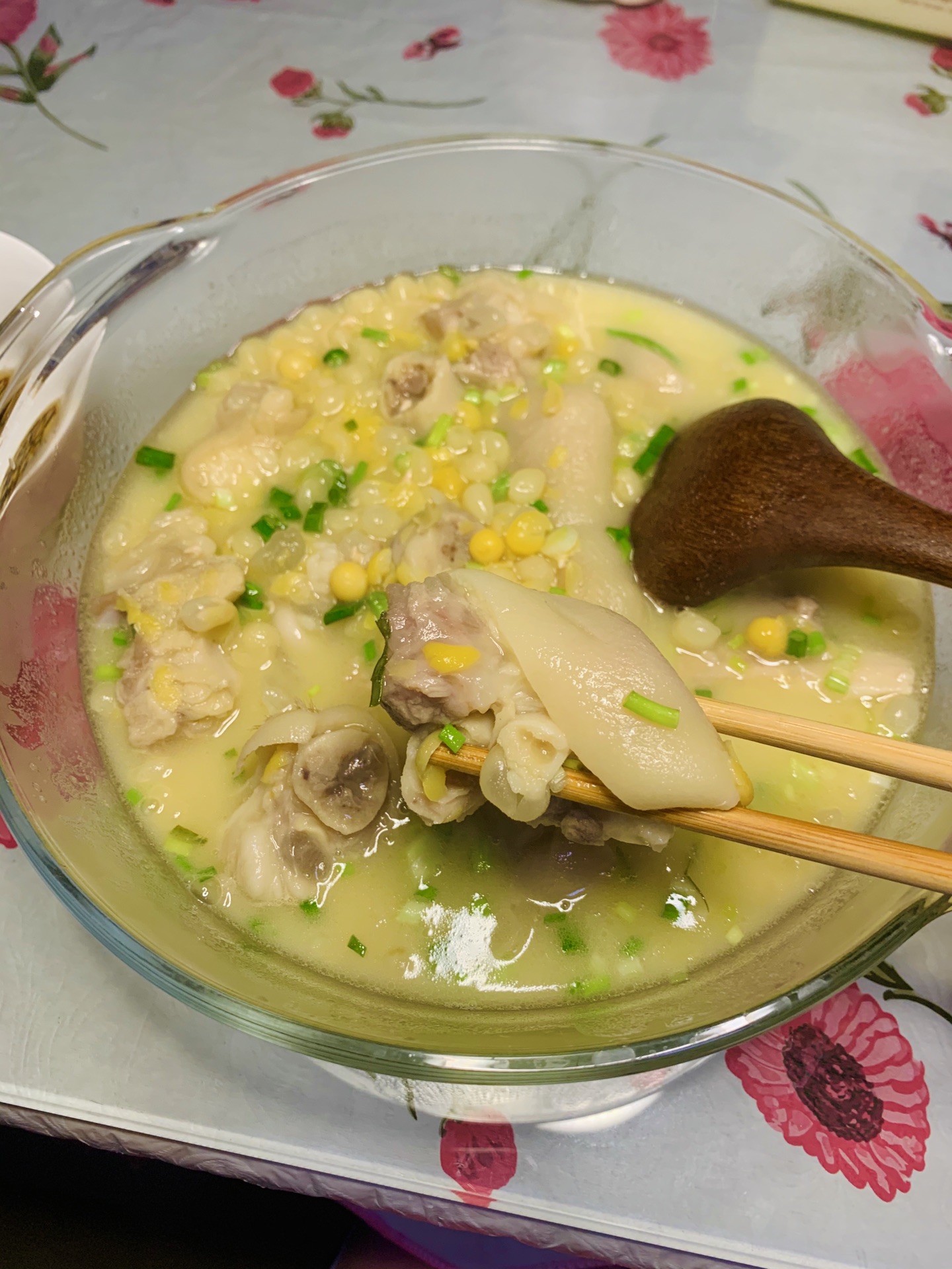 蹄花蜿豆芽汤,蹄花蜿豆芽汤的家常做法 - 美食杰蹄花蜿豆芽汤做法大全