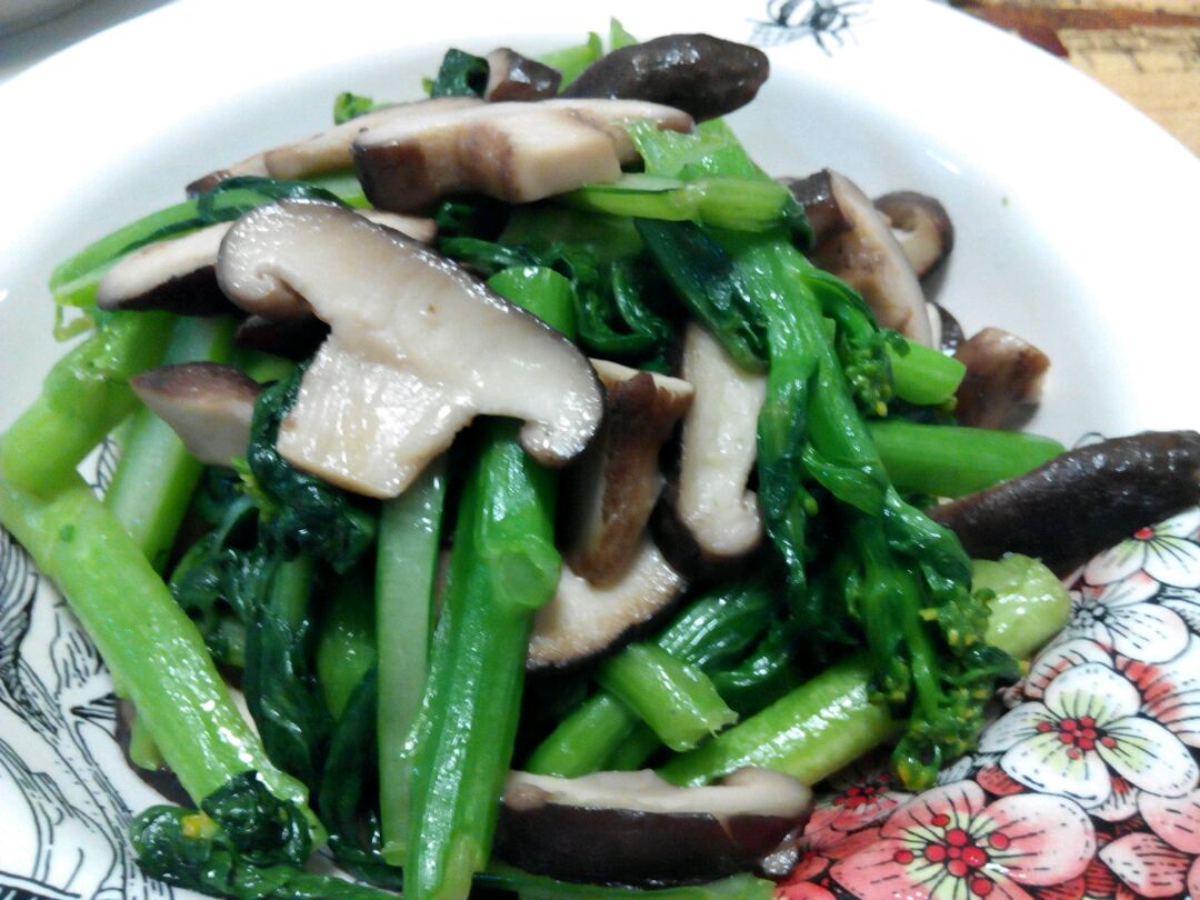 蘑菇炒油菜的做法-