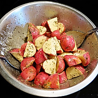 烤箱香草红皮土豆的做法图解3