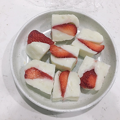 草莓牛奶小方 简单哟