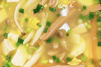 鲜美嫩滑的菌菇汤