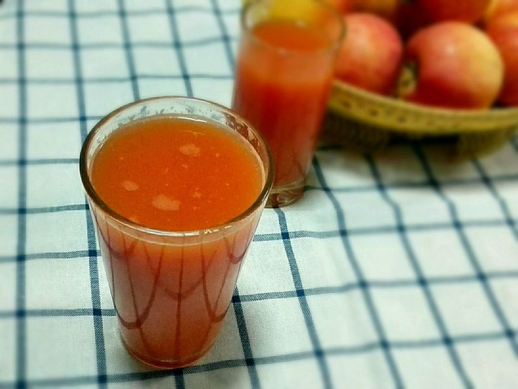 我家的农夫果园——西红柿胡萝卜苹果蜜西柚汁的做法