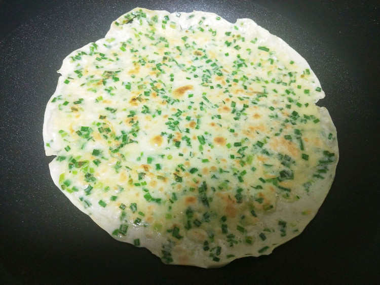 韭菜鸡蛋煎饼的做法