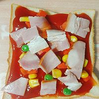 培根吐司披萨#花10分钟，做一道菜！#的做法图解4