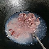 石斛枸杞猪肝汤的做法图解2