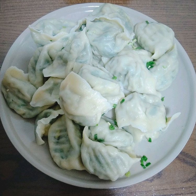 素三鲜水饺(韭菜鸡蛋虾皮)的做法