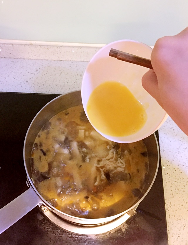 冬日一碗暖心酸辣汤的做法图解4