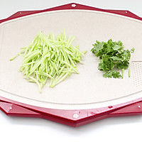#夏日餐桌降温企划#好吃到舔盘的捞汁海菜粉的做法图解3