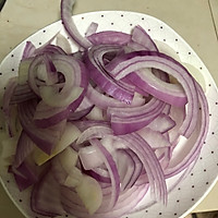 洋葱炒孜然牛肉的做法图解2