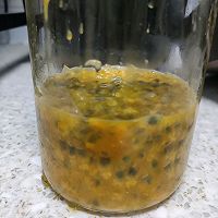 百香果柠檬蜂蜜水的做法图解1