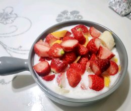 减脂晚餐:芋圆酸奶水果捞的做法